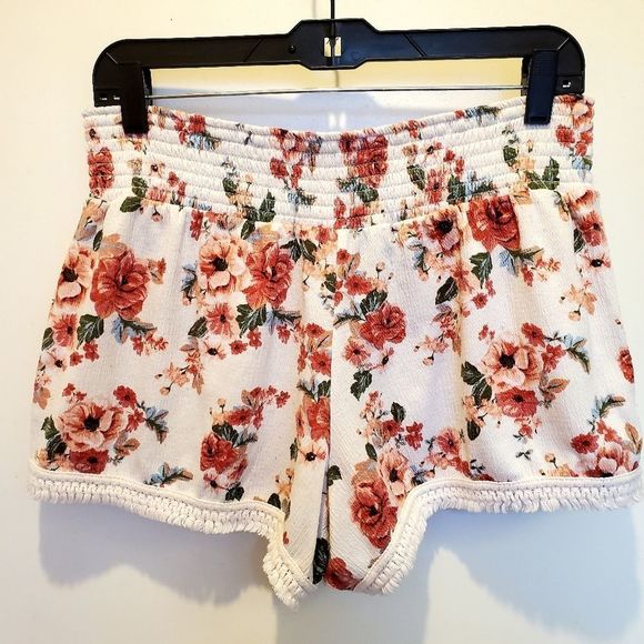 No Boundaries Pink Floral Fringe Hem Flowy Lounge Shorts - Picture 3 of 5